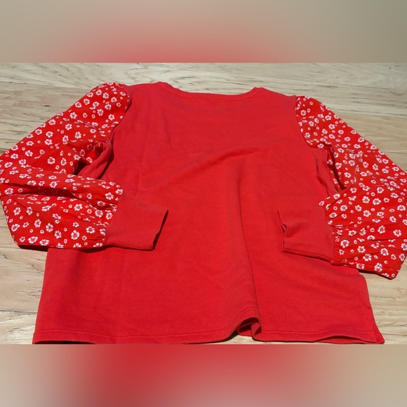 Women’s Riley and Rae red sweater - Picture 2 of 4